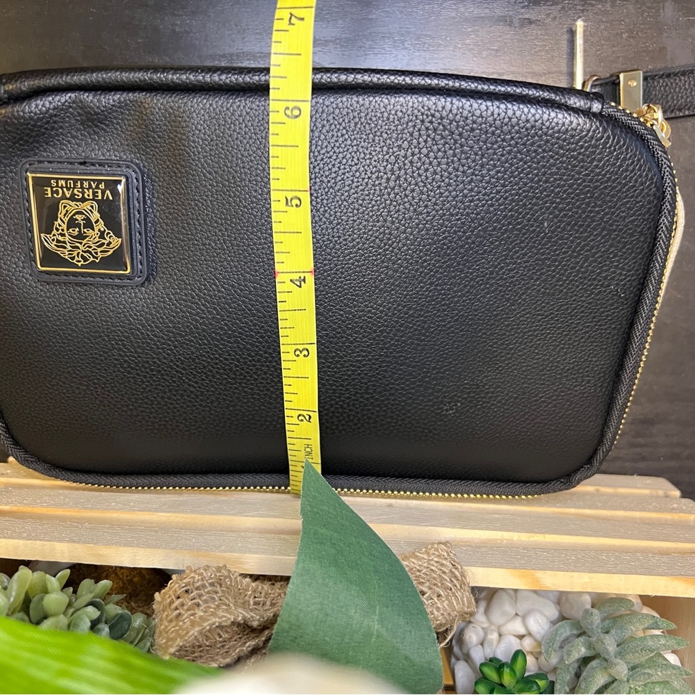 Versace Parfums Black/Gold Toiletry Pouch - Picture 8 of 13